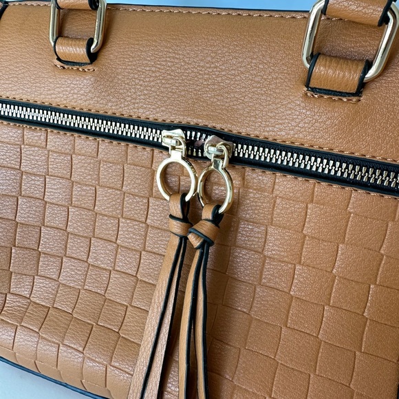 Faux Leather Handbag purse NWOT orangish tan color beautiful interior fabric - Picture 2 of 8